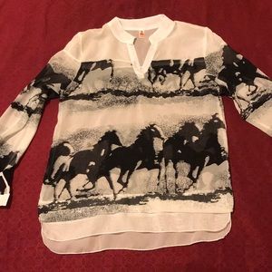 See through/Horse printed shirt.